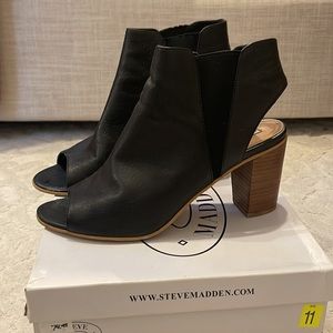 Steve Madden Nobell Black leather open toe bootie size 11
